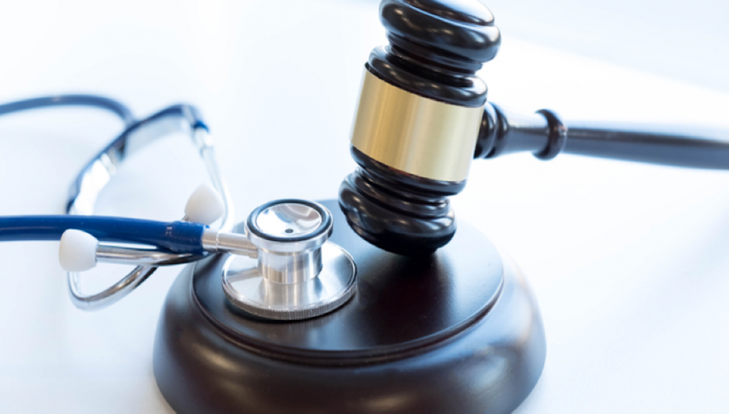 Are there any benefits of hiring a Medical Malpractice Lawyer in Miami?