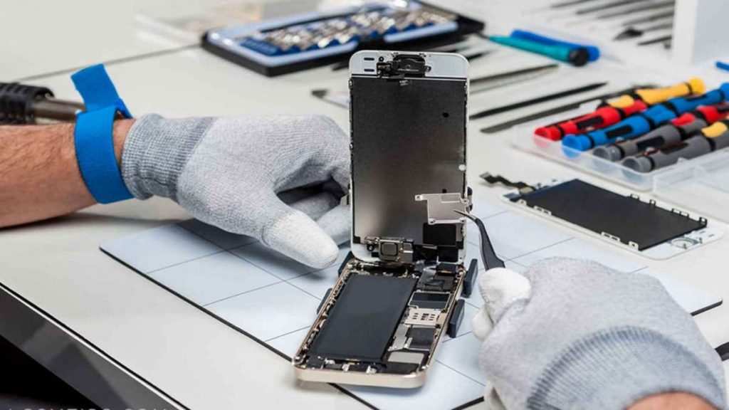 Is It Worth Repairing Old Mobile Phone?