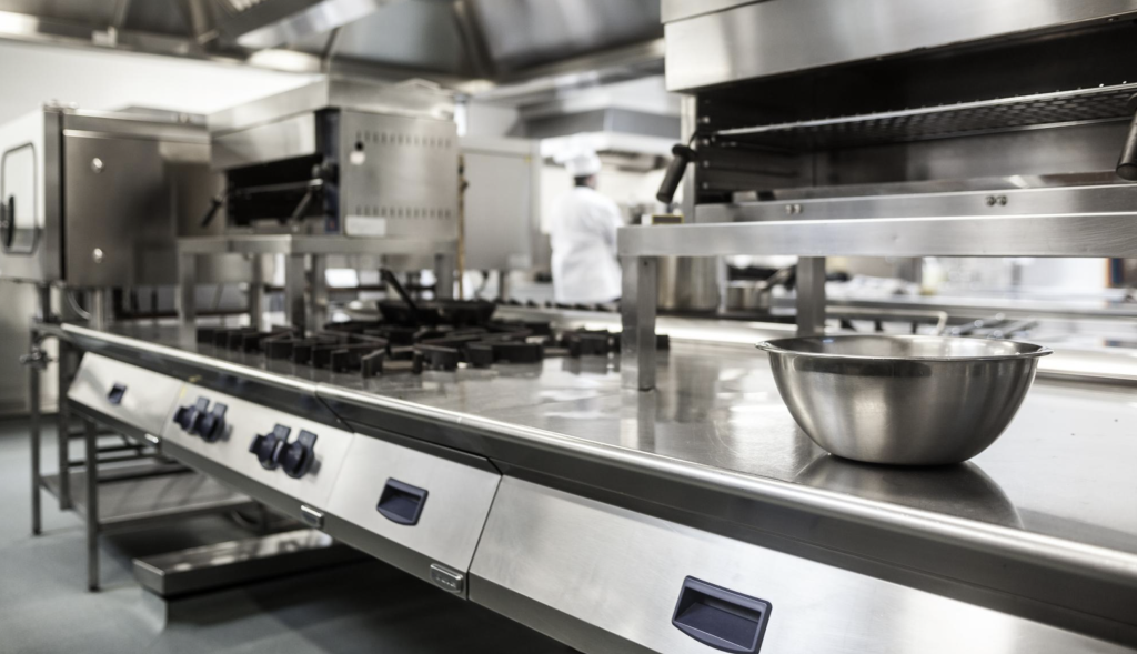 HERE IS WHY IT IS IMPORTANT TO USE PROFESSIONAL COMMERCIAL KITCHEN HOOD CLEANING SERVICES