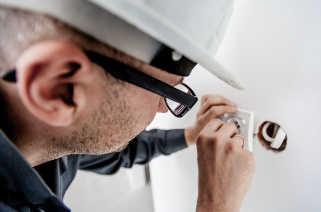 What are The Essential Factors to Consider Before Hiring an Electrician?