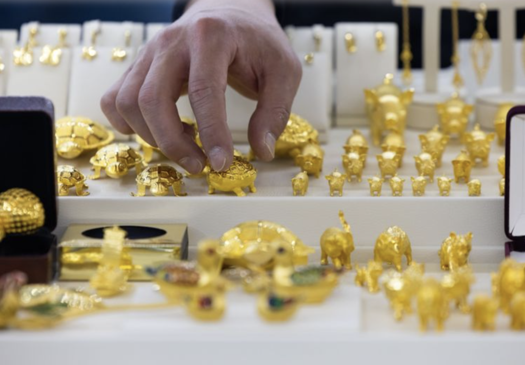 Is Selling Gold a Golden Financial Move for Entrepreneurs?