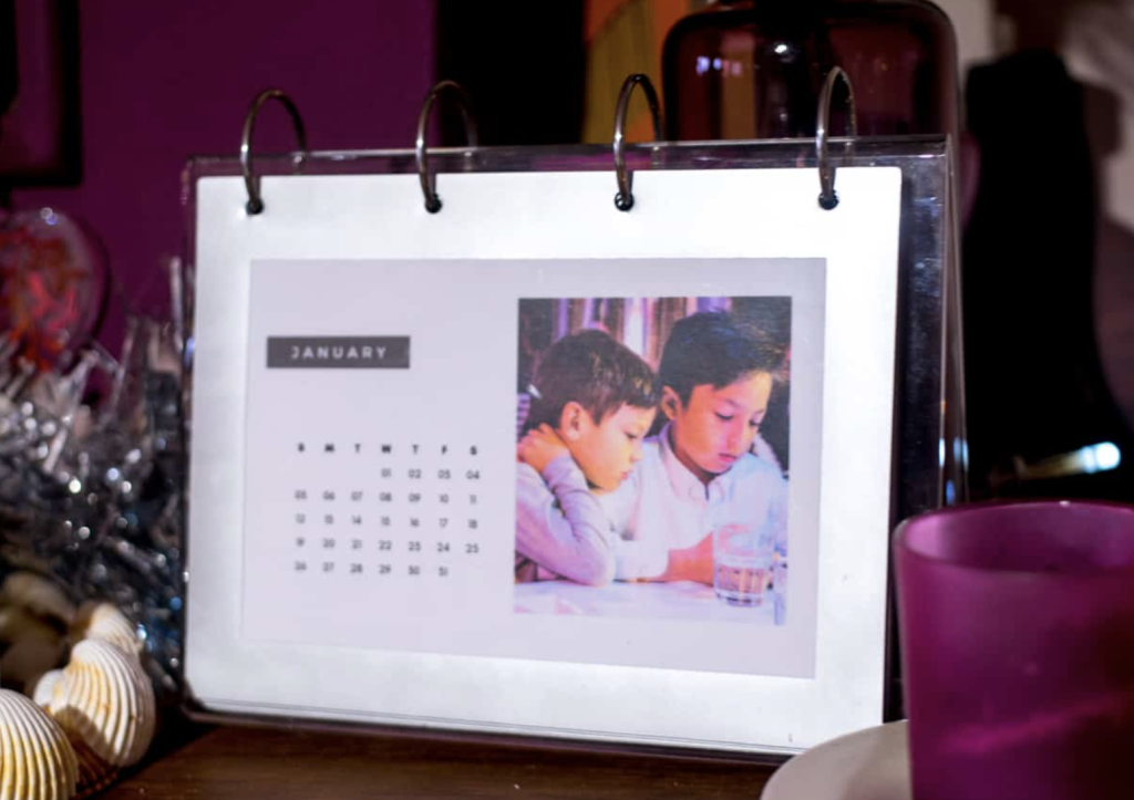 How to Make a Photo Calendar as a Unique Gift for Loved Ones
